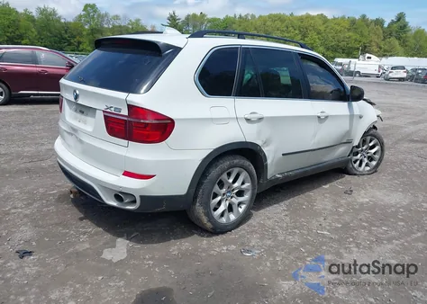2013 BMW X5 xDrive35I/xDrive35I Premium/xDrive35I Sport Activity z USA, uszkodzony, nr VIN 5UXZV4C5XD0B23271